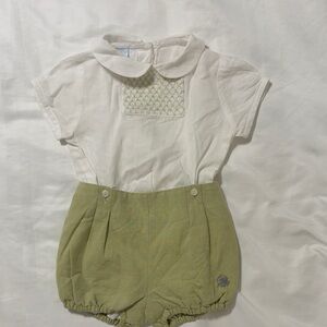 Green and white linen bubble